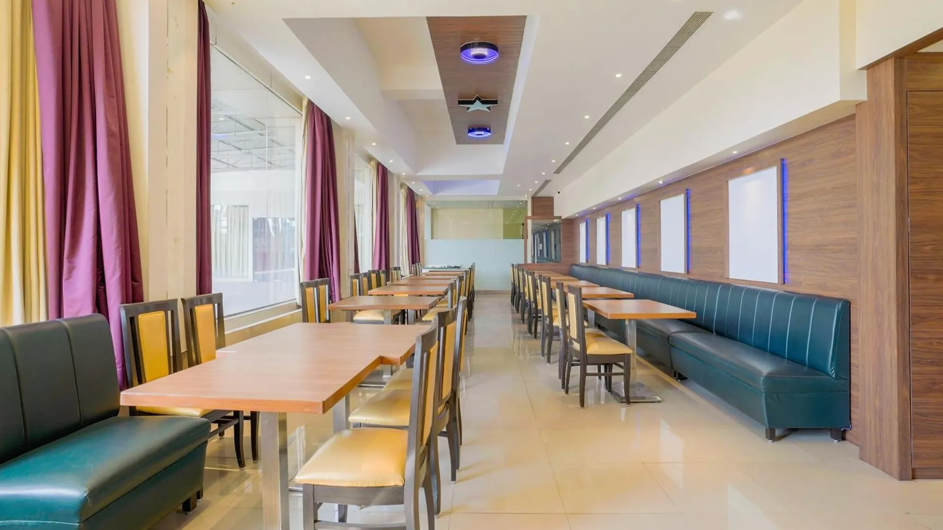 Hotel Prime Plaza Tark Delhi Airport New Delhi India